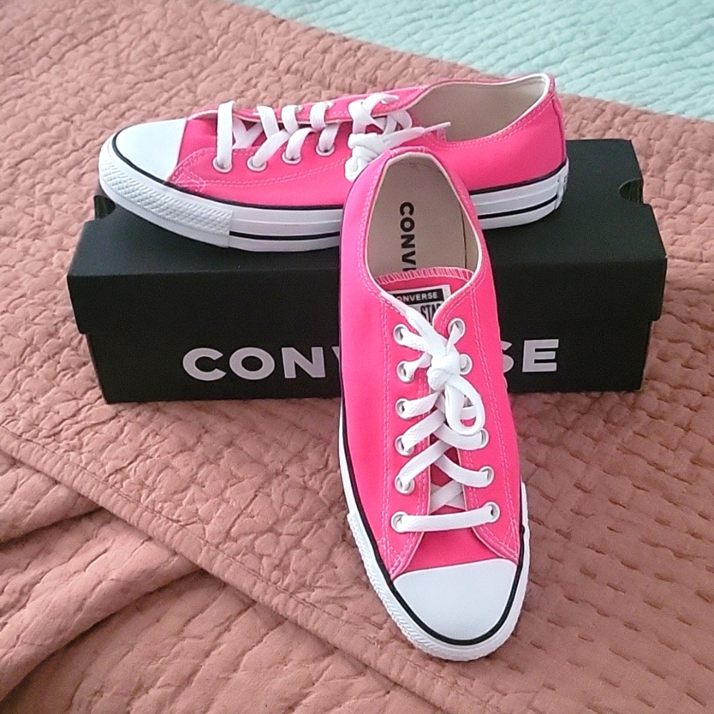 Women's Converse Chuck Taylor Astral Pink Size 9